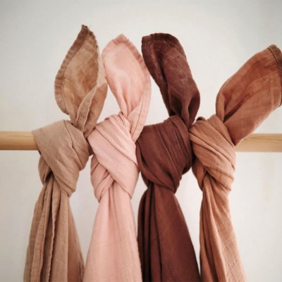 Mushie mušelínová zavinovačka z organické bavlny - Cognac - obrázek