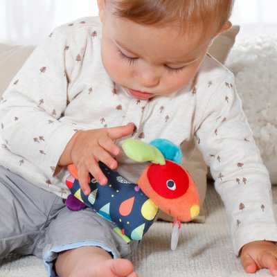 Baby Fehn Color Friends plyšová hračka pejsek - obrázek
