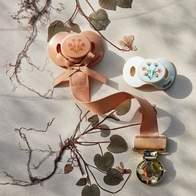 Elodie Details Newborn dudlík Meadow Flower - obrázek