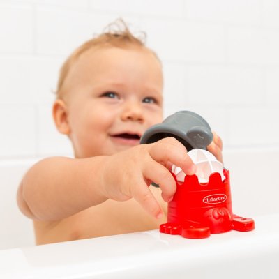 Infantino Stohovací kelímky do koupele s mlýnkem - obrázek