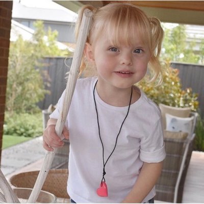 Jellystone Designs uklidňující přívěsek Srdíčko - Melounově růžový - obrázek