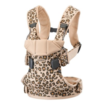 BabyBjörn nosítko ONE Cotton - Beige/Leopard