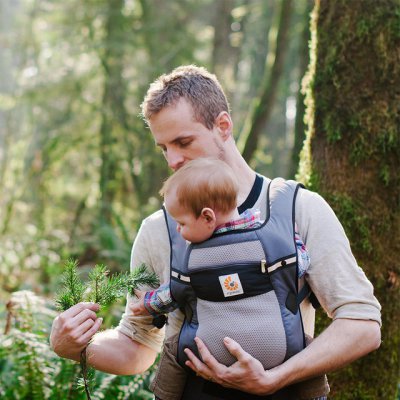 Ergobaby nosítko Performance - Charcoal Black - obrázek