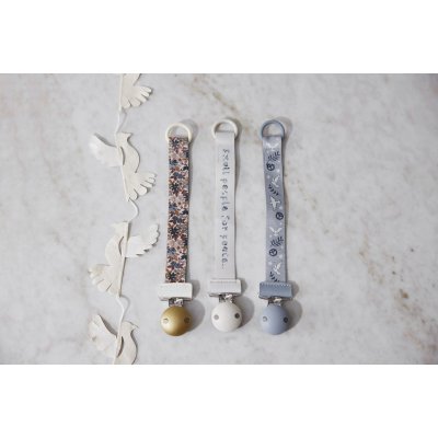 Elodie Details Klip na dudlík Small People for Peace - obrázek