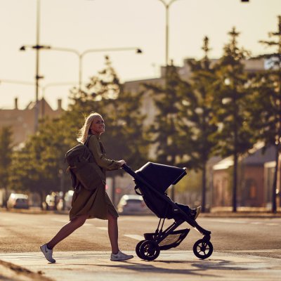 Thule Spring Městský kočárek - Black/Midnight Black - obrázek