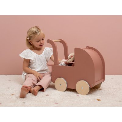 Little Dutch Kočárek pro panenky dřevěný s panenkou - Květiny a motýli - obrázek