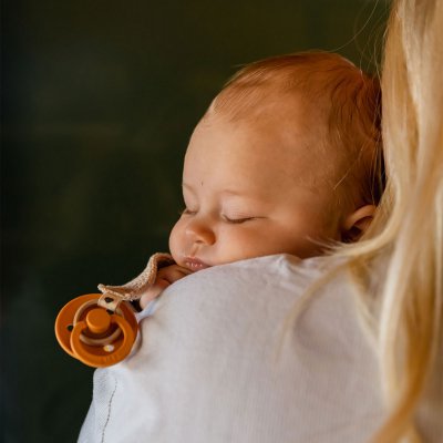 BIBS Pletený klip na dudlík - Vanilla - obrázek