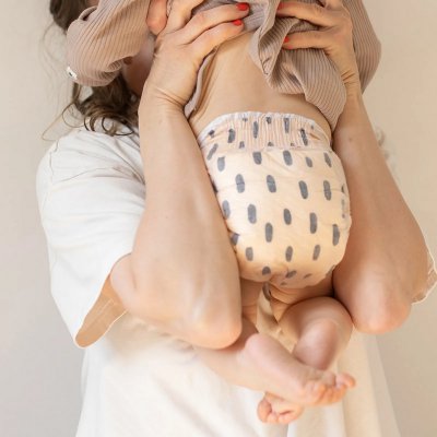 Kolorky Day Jednorázové Eko plenky S - Déšť&Duhy - Q62_Kolorky_Day_Jednorazove_Eko_plenky_Dest_a_Duha_004.jpg