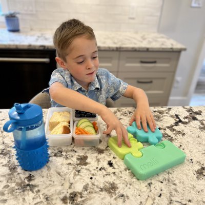 Melii Svačinový box Puzzle 850 ml - Zelený - obrázek