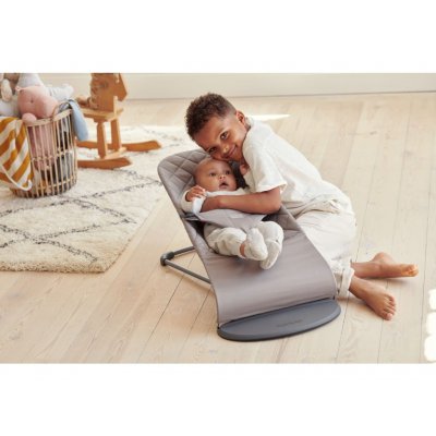 BabyBjörn lehátko Bouncer Bliss Cotton Woven - Sand Grey, tmavě šedá konstrukce - obrázek
