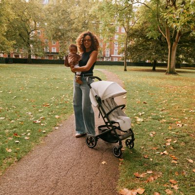 Cybex Beezy - Black/Fog Grey - obrázek