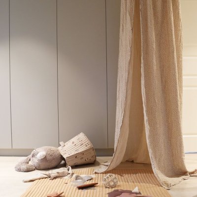 Nuuroo Viggo Mušelínový baldachýn - Mix Leaf - obrázek