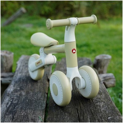 Top Mark Yuki Odrážedlo - Pistache - obrázek