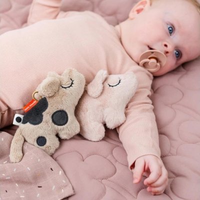 Done by Deer Tiny Chrastítko Dotti - Pískové - obrázek