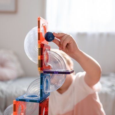 Connetix Magnetická kuličková dráha - Rainbow Ball Run Pack, 92 ks - obrázek