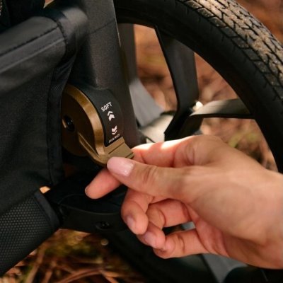 Inglesina Aptica XT Duo 2025 Kompletní kočárek - Taiga Green - obrázek