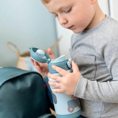 Done by Deer Dětská termoska Tiny Farm - Modrá