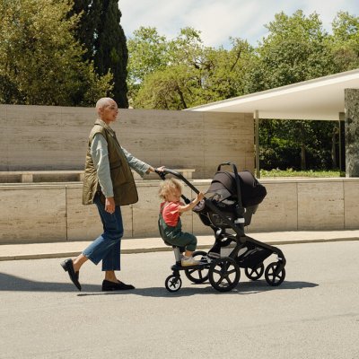 Bugaboo Fox5 Kompletní kočárek + Autosedačka Turtle Air by Nuna - Black/Forest Green - obrázek