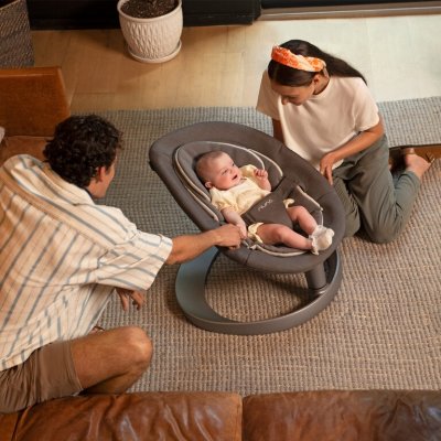 Nuna Leaf Grow Lehátko s hračkou - Granite - obrázek