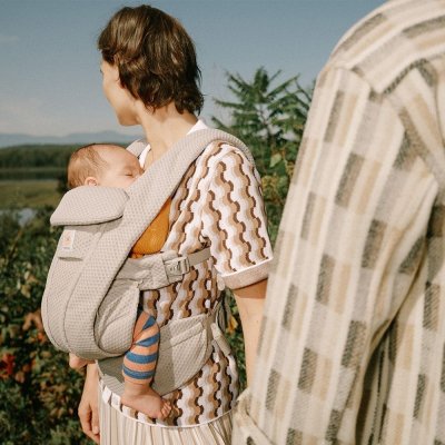 Ergobaby Nosítko Omni Deluxe Mesh - Pearl Grey - obrázek
