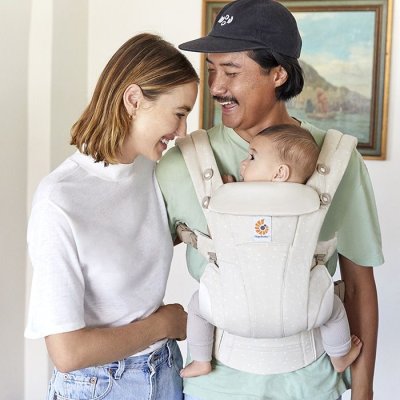 Ergobaby nosítko Omni Dream - Natural Dots - obrázek