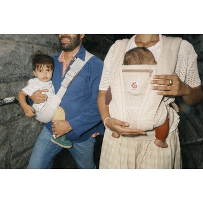 Ergobaby Nosítko Upsie Sling - Pearl Grey - obrázek