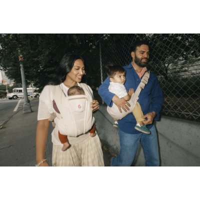 Ergobaby Nosítko Upsie Sling - Natural Beige - obrázek