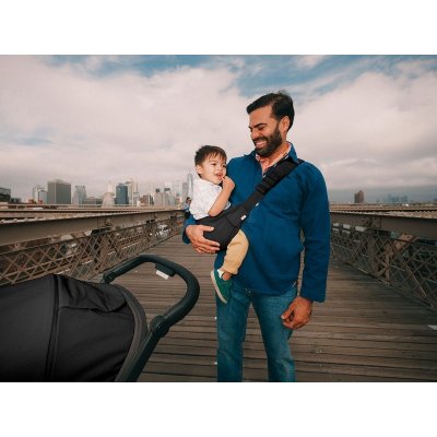 Ergobaby Nosítko Upsie Sling - Onyx Black - obrázek