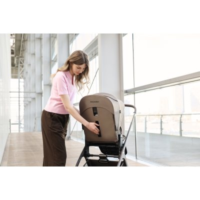EasyWalker Zoey Kočárek Trojkombinace - Almond Taupe - obrázek