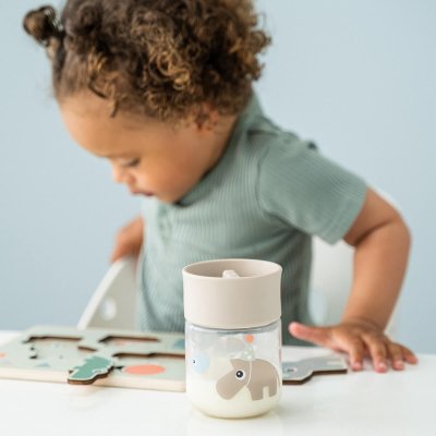 Done by Deer Netekoucí učící hrneček 360° Celebration - Pískový - obrázek