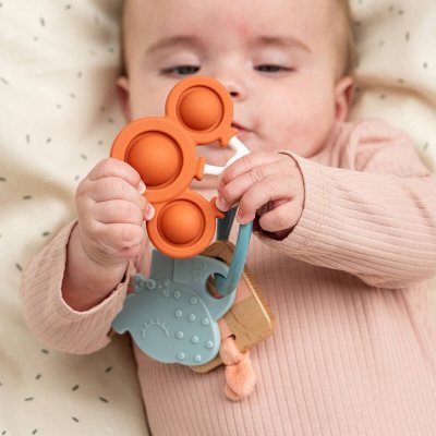 Done by Deer Senzorický kroužek Celebration - Mix barev - obrázek