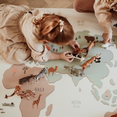Play & Go Tiloo Podložka na hraní EEVA - Worldmap
