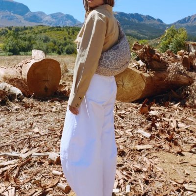 Studio Noos Crossbody ledvinka Puffy - Cream Leopard