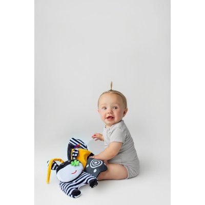 Moms Care Senzorické leporelo - Kravička - obrázek