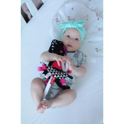 Moms Care Senzorický zajíček - Holčička - obrázek