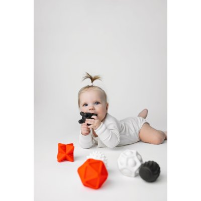 Moms Care Senzorické míčky - White & Black, 6 ks - obrázek