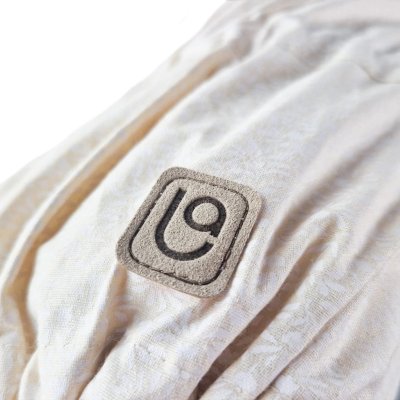 Little Angel zavinovačka šněrovací pevná záda Outlast® - Béžová drobné kytky - obrázek