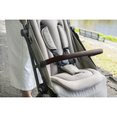Britax Römer FlyLite Kočárek - Teak - Q19630_Britax_Romer_FlyLite_Kocarek_Teak_010.jpg