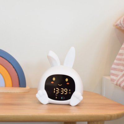 Zazu Tréninkový budík s nočním světlem a melodiemi - Králíček Sarah