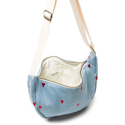 Studio Noos Crossbody ledvinka Denim - Blue Hearts - obrázek