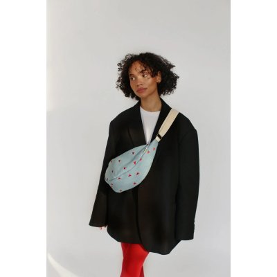 Studio Noos Crossbody ledvinka Denim - Blue Hearts - obrázek