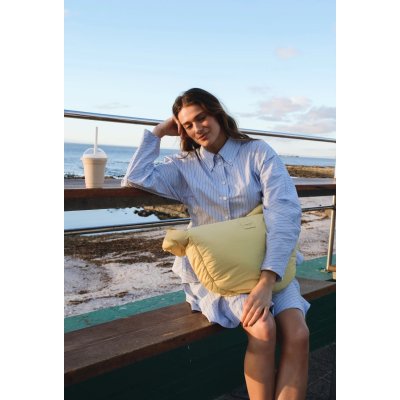 Studio Noos Crossbody taška Puffy - Textured Butter Yellow - obrázek