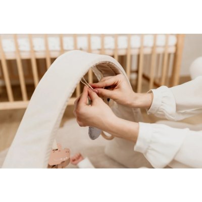 Sleepee Nastavitelná hrazdička pro miminko s hračkami - Grey - obrázek