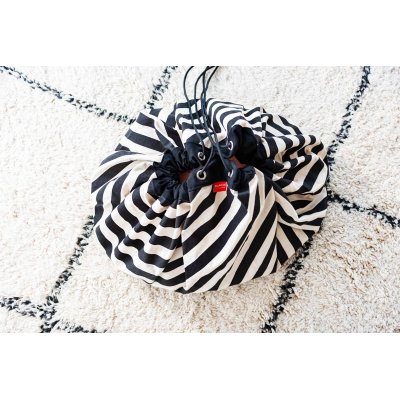 Play & Go Noomad Original Hrací deka/Vak na hračky - Stripes Black - obrázek
