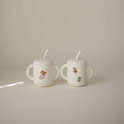 Mushie Silikonový tréninkový hrneček s brčkem - Fairy Mice - obrázek