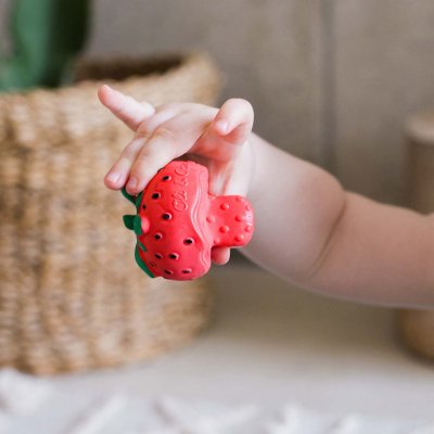 Oli&Carol Mini kousátko - Sweetie the Strawberry