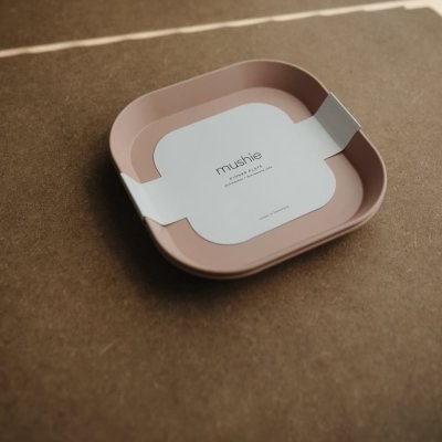Mushie Sada dětských hranatých talířů - Blush, 2 ks - obrázek