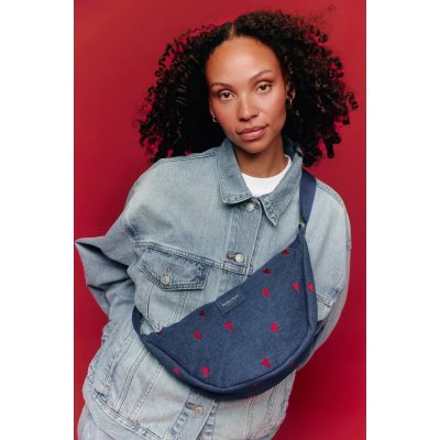 Studio Noos Crossbody ledvinka Denim - Dark Blue Red Hearts - obrázek