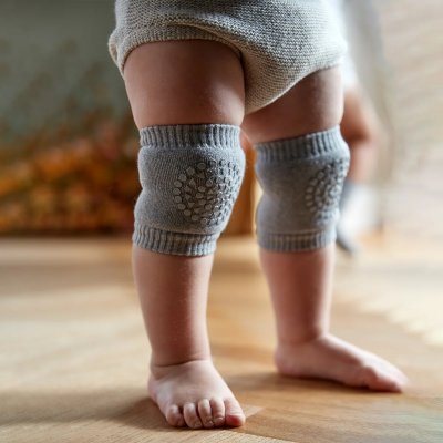 GoBabyGo Protiskluzové návleky na kolena - Grey Melange - obrázek