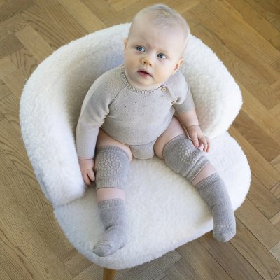 GoBabyGo Protiskluzové návleky na kolena - Sand - obrázek